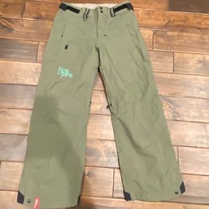 Women’s size small green bonfire snow pants